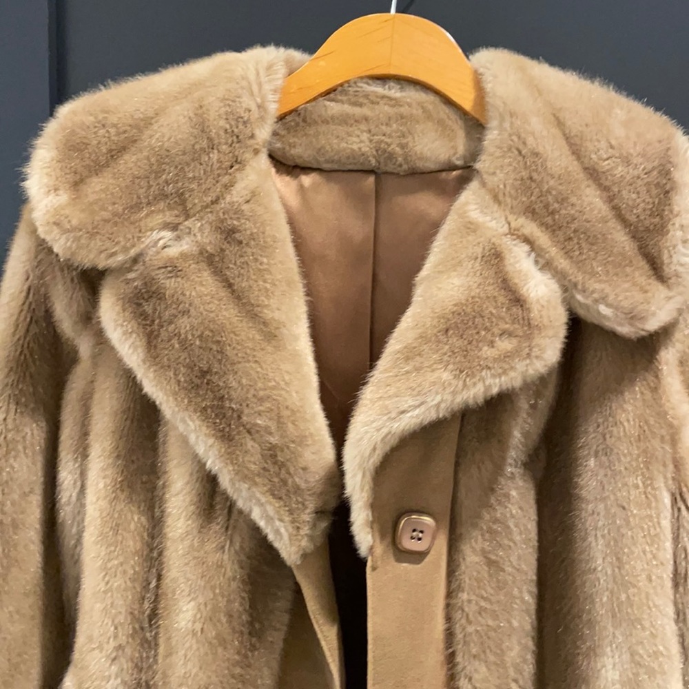 Camel colored faux fur coat, size S/M, perfect condition.